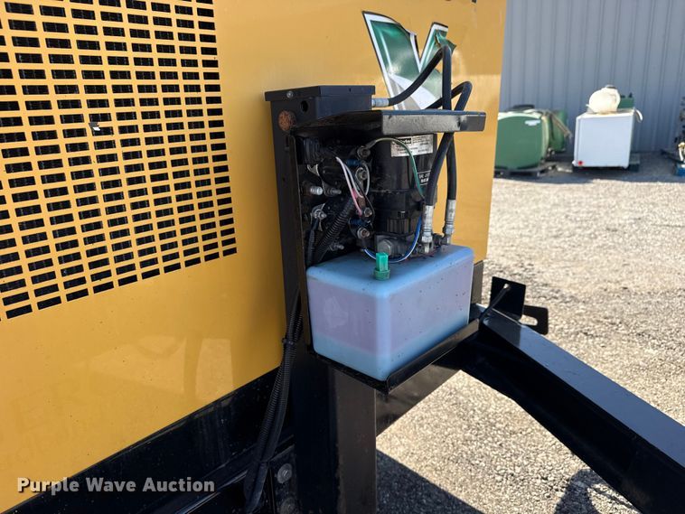 image for item EG8900 2022 Vermeer LP873SDT 