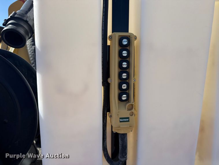 image for item EG8900 2022 Vermeer LP873SDT 