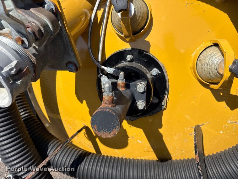 image for item EG8900 2022 Vermeer LP873SDT 