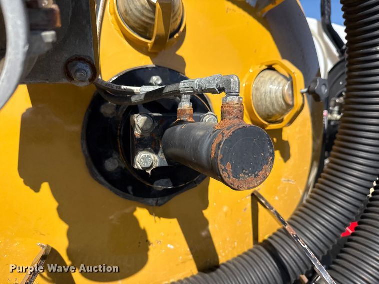 image for item EG8900 2022 Vermeer LP873SDT 