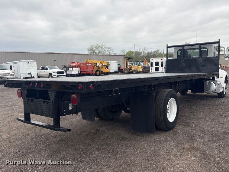 image for item EG8932 2006 Peterbilt 335 flatbed truck