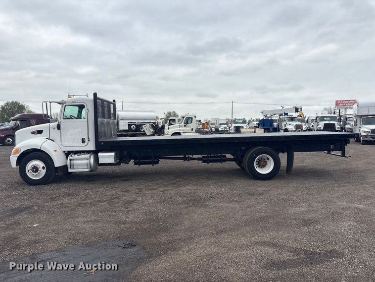 image for item EG8932 2006 Peterbilt 335 flatbed truck