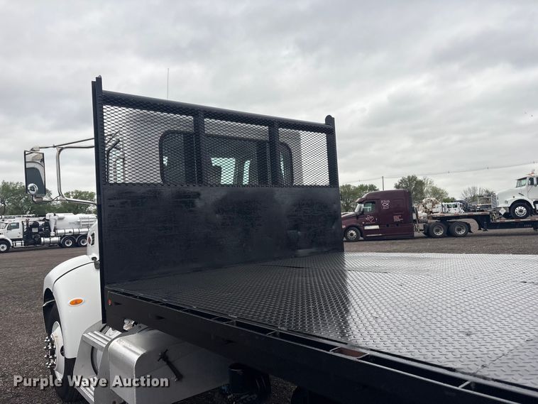 image for item EG8932 2006 Peterbilt 335 flatbed truck
