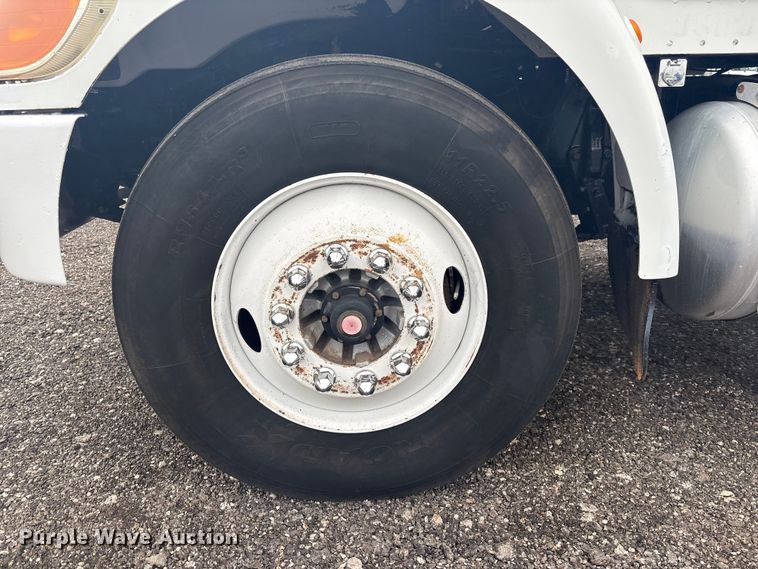 image for item EG8932 2006 Peterbilt 335 flatbed truck