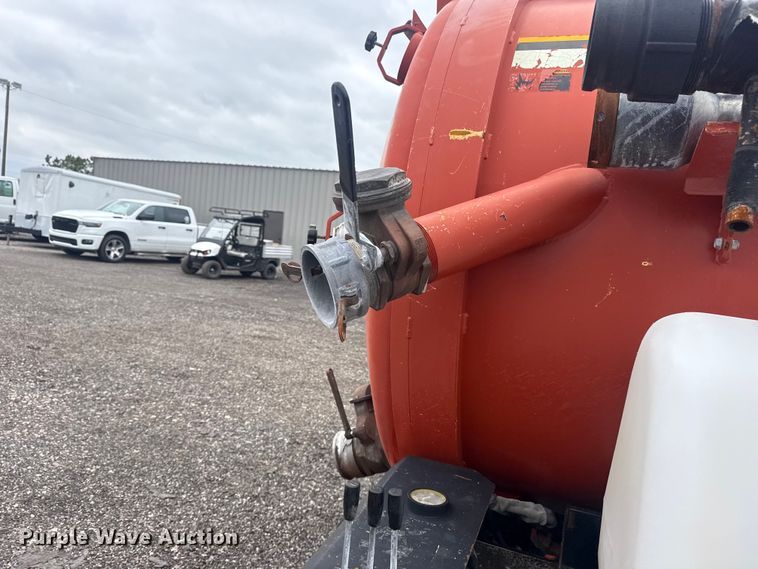 image for item EG8934 2009 Ditch Witch FX60 vacuum excavator