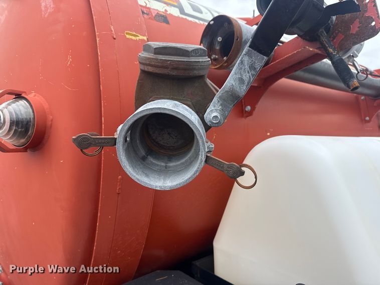 image for item EG8934 2009 Ditch Witch FX60 vacuum excavator