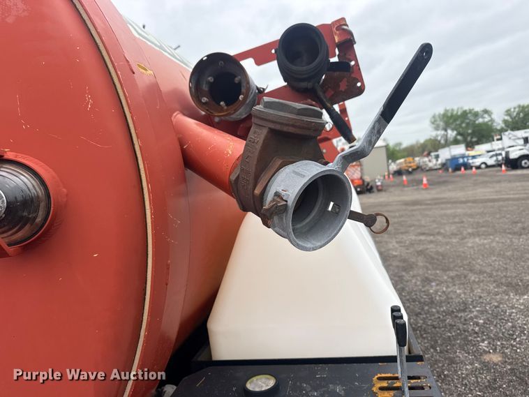 image for item EG8934 2009 Ditch Witch FX60 vacuum excavator