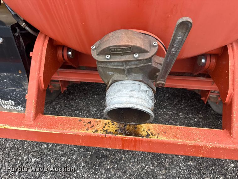 image for item EG8934 2009 Ditch Witch FX60 vacuum excavator