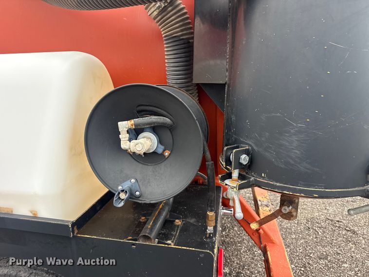 image for item EG8934 2009 Ditch Witch FX60 vacuum excavator