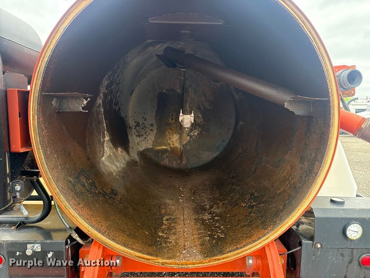 image for item EG8934 2009 Ditch Witch FX60 vacuum excavator