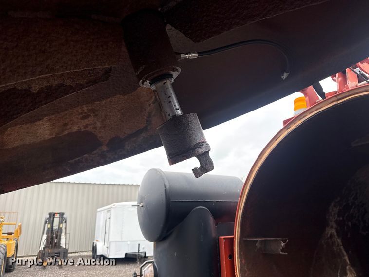 image for item EG8934 2009 Ditch Witch FX60 vacuum excavator