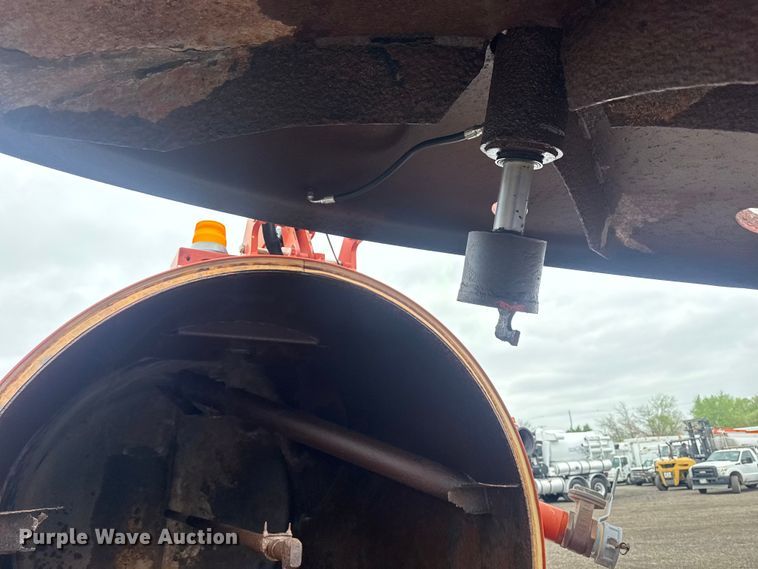 image for item EG8934 2009 Ditch Witch FX60 vacuum excavator