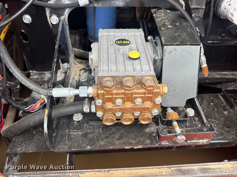 image for item EG8934 2009 Ditch Witch FX60 vacuum excavator