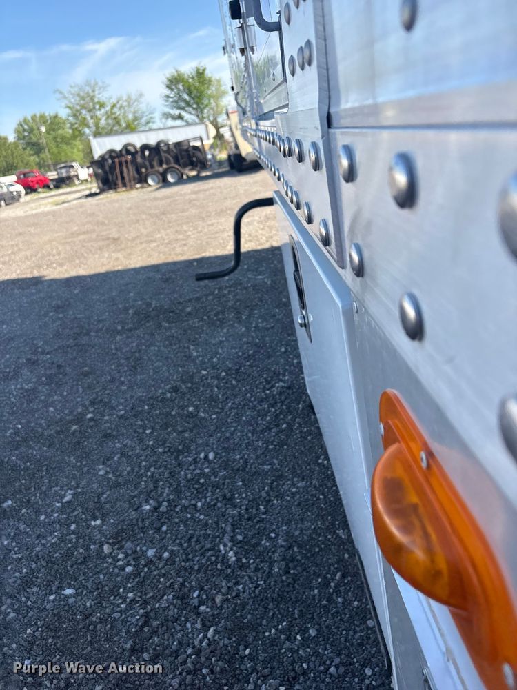 image for item EG8945 2017 Great Dane CLA-1214-01336 dry van trailer with Gulfgate oil purification system