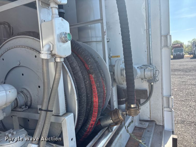 image for item EG8945 2017 Great Dane CLA-1214-01336 dry van trailer with Gulfgate oil purification system
