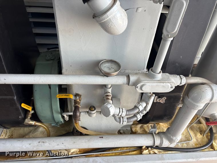 image for item EG8945 2017 Great Dane CLA-1214-01336 dry van trailer with Gulfgate oil purification system