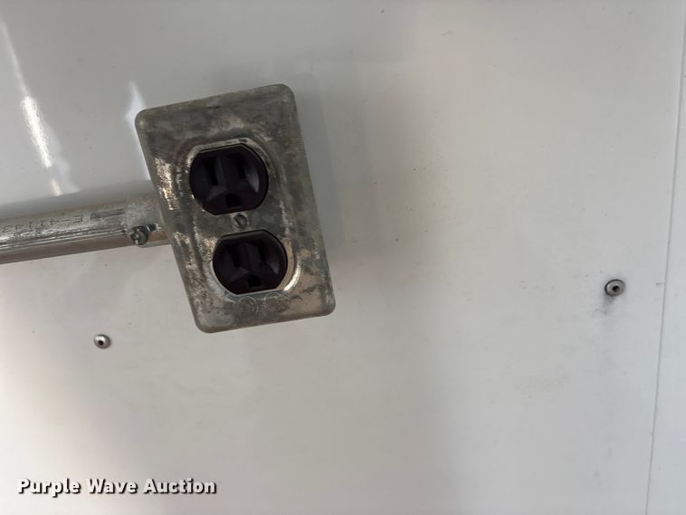 image for item EG8945 2017 Great Dane CLA-1214-01336 dry van trailer with Gulfgate oil purification system