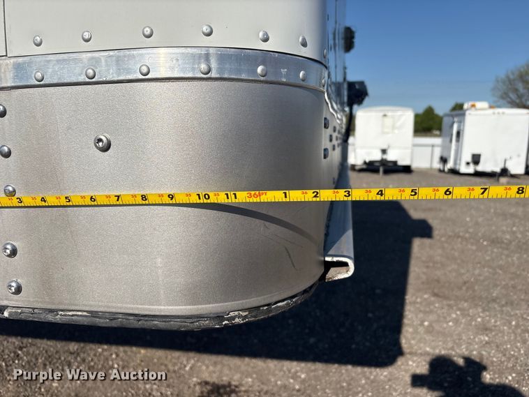 image for item EG8945 2017 Great Dane CLA-1214-01336 dry van trailer with Gulfgate oil purification system