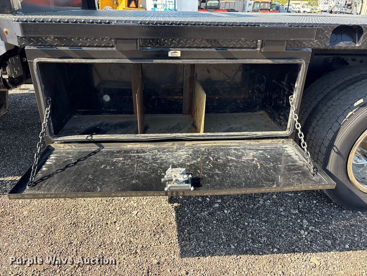 image for item EG8946 2022 Chevrolet Silverado 5500HD flatbed truck