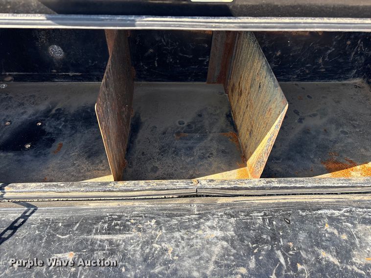 image for item EG8946 2022 Chevrolet Silverado 5500HD flatbed truck