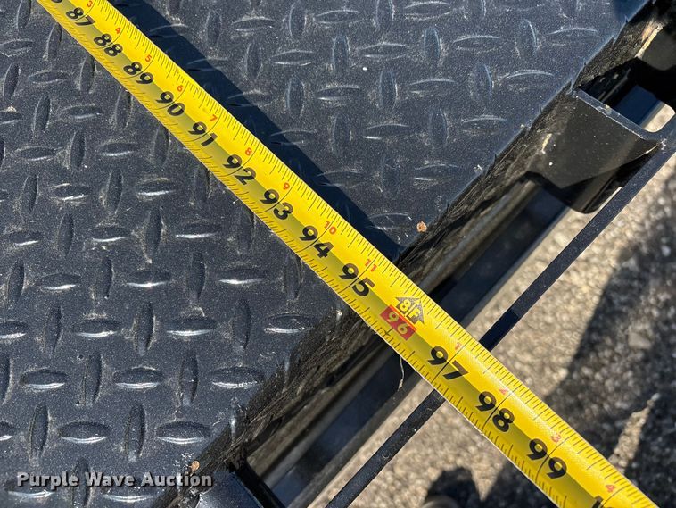 image for item EG8946 2022 Chevrolet Silverado 5500HD flatbed truck