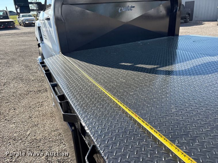 image for item EG8946 2022 Chevrolet Silverado 5500HD flatbed truck