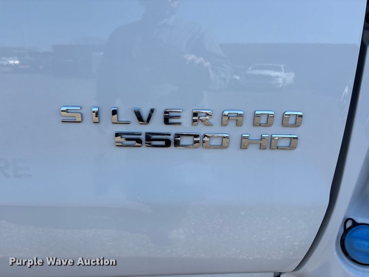 image for item EG8946 2022 Chevrolet Silverado 5500HD flatbed truck