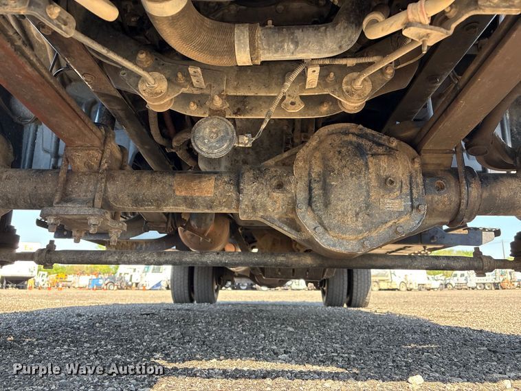 image for item EG8946 2022 Chevrolet Silverado 5500HD flatbed truck