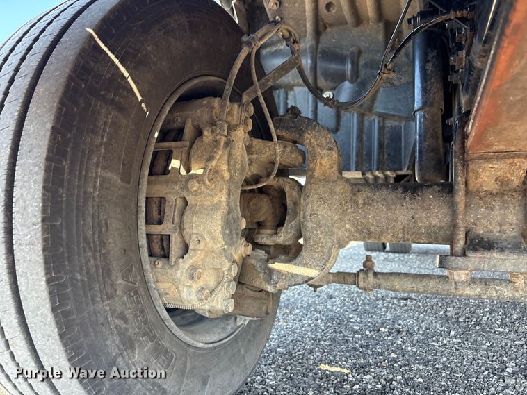 image for item EG8946 2022 Chevrolet Silverado 5500HD flatbed truck