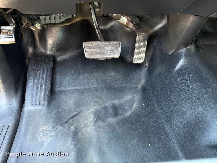 image for item EG8946 2022 Chevrolet Silverado 5500HD flatbed truck