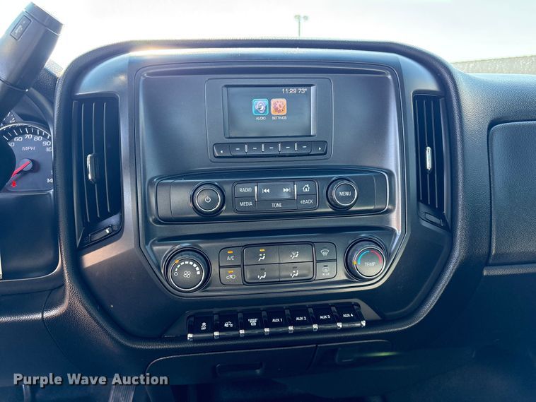 image for item EG8946 2022 Chevrolet Silverado 5500HD flatbed truck