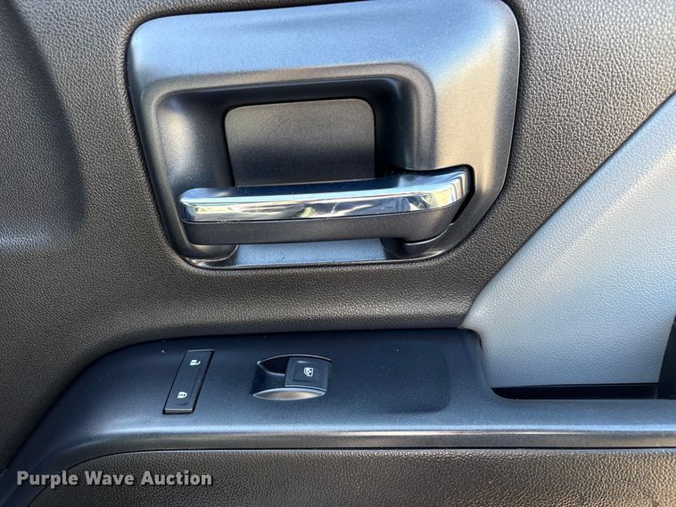 image for item EG8946 2022 Chevrolet Silverado 5500HD flatbed truck