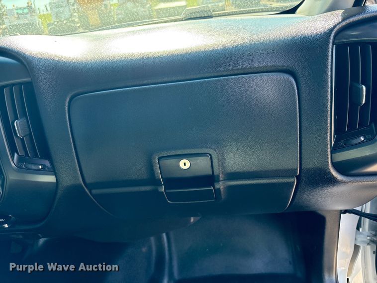 image for item EG8946 2022 Chevrolet Silverado 5500HD flatbed truck