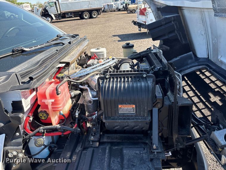 image for item EG8946 2022 Chevrolet Silverado 5500HD flatbed truck