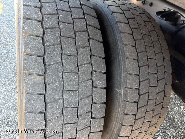 image for item EG8946 2022 Chevrolet Silverado 5500HD flatbed truck