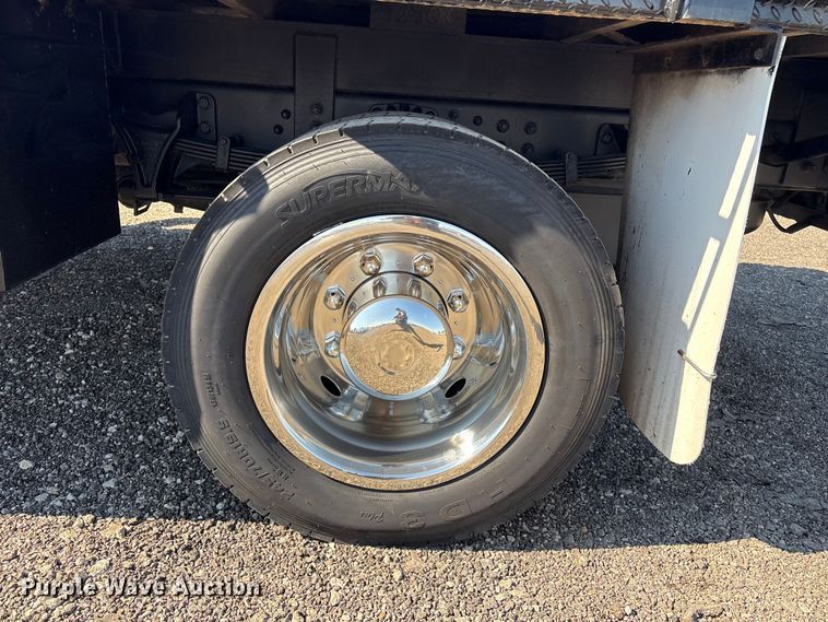 image for item EG8946 2022 Chevrolet Silverado 5500HD flatbed truck