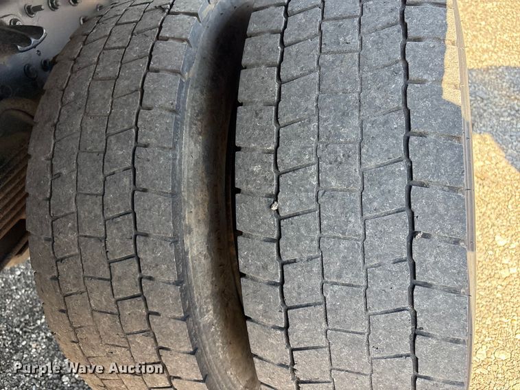 image for item EG8946 2022 Chevrolet Silverado 5500HD flatbed truck