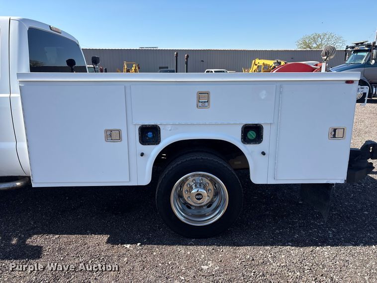 image for item EG8947 2012 Ford F450 Super Duty XL Ext. Cab utility / service truck