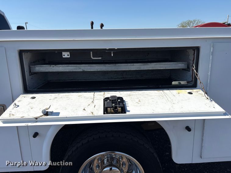 image for item EG8947 2012 Ford F450 Super Duty XL Ext. Cab utility / service truck