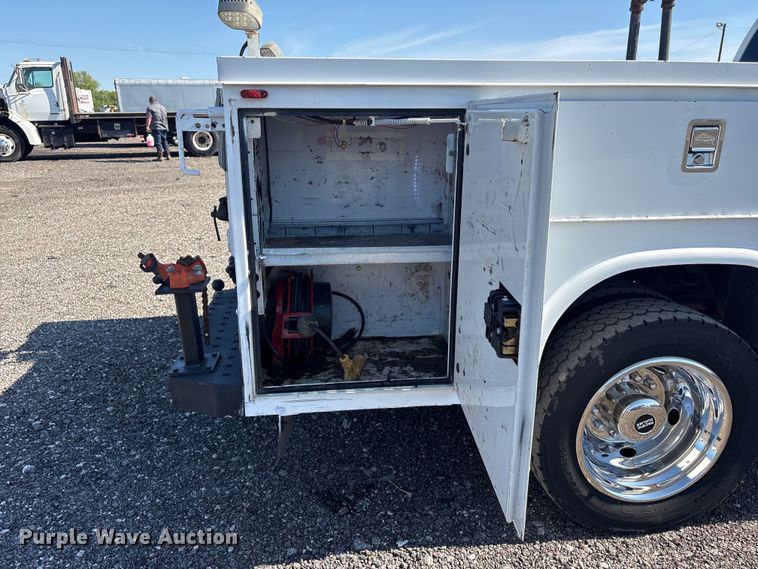 image for item EG8947 2012 Ford F450 Super Duty XL Ext. Cab utility / service truck