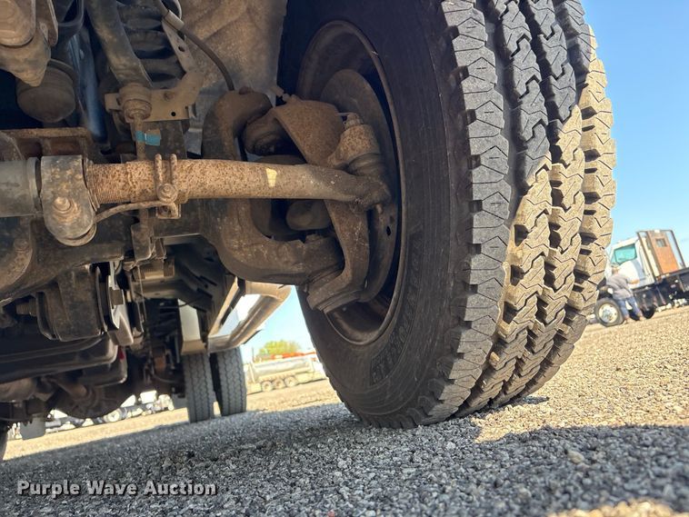 image for item EG8947 2012 Ford F450 Super Duty XL Ext. Cab utility / service truck