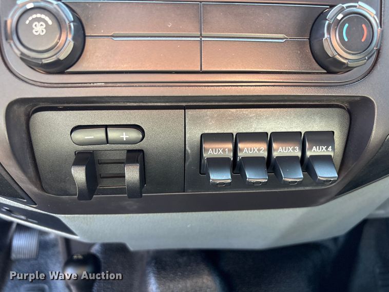 image for item EG8947 2012 Ford F450 Super Duty XL Ext. Cab utility / service truck