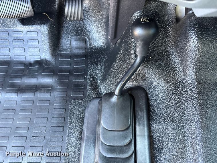 image for item EG8947 2012 Ford F450 Super Duty XL Ext. Cab utility / service truck