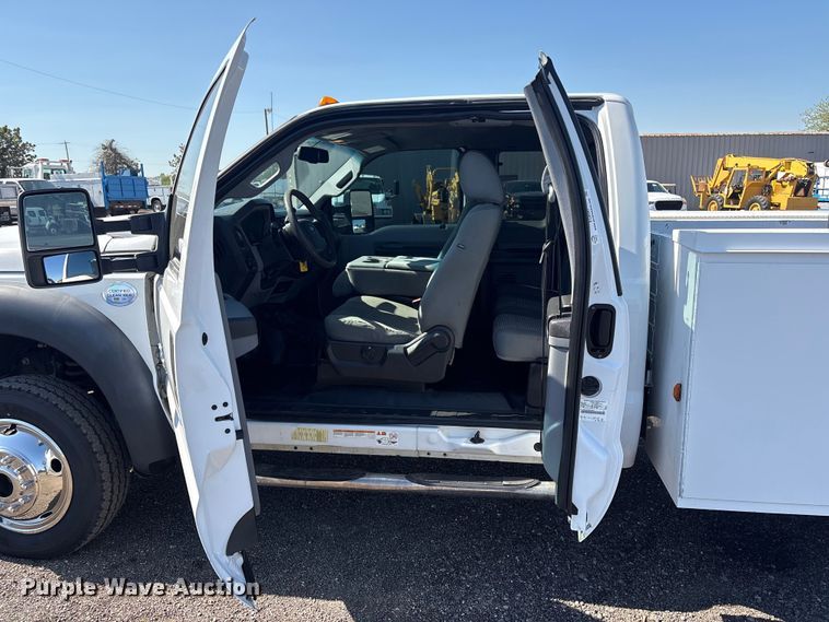 image for item EG8947 2012 Ford F450 Super Duty XL Ext. Cab utility / service truck