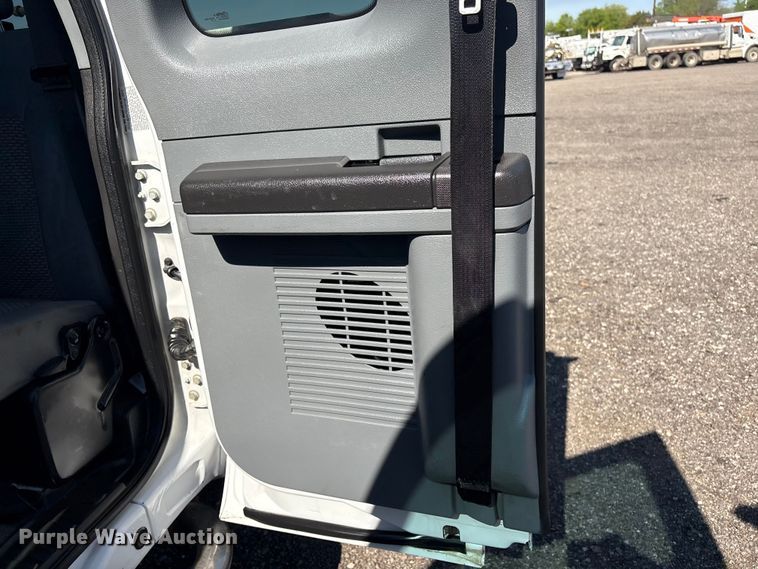 image for item EG8947 2012 Ford F450 Super Duty XL Ext. Cab utility / service truck