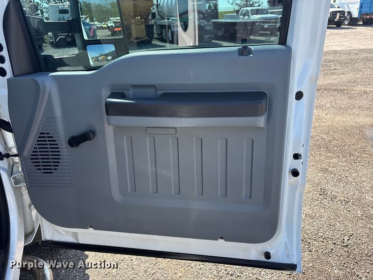 image for item EG8947 2012 Ford F450 Super Duty XL Ext. Cab utility / service truck