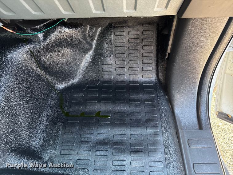 image for item EG8947 2012 Ford F450 Super Duty XL Ext. Cab utility / service truck