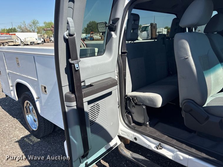 image for item EG8947 2012 Ford F450 Super Duty XL Ext. Cab utility / service truck