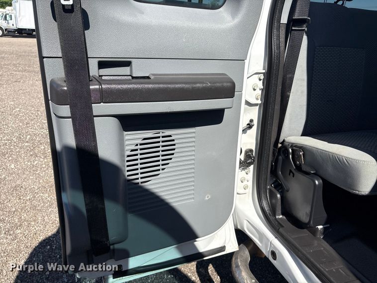 image for item EG8947 2012 Ford F450 Super Duty XL Ext. Cab utility / service truck