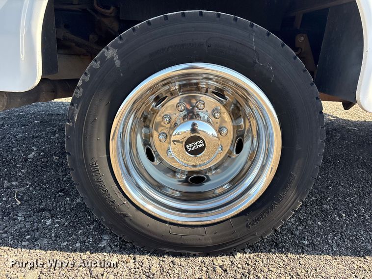 image for item EG8947 2012 Ford F450 Super Duty XL Ext. Cab utility / service truck